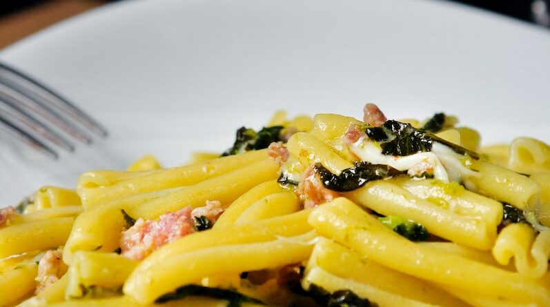 cooked pasta with greens