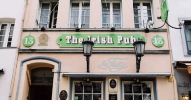 London Pub Tour: Discover Classic Pubs, Hidden Alleys, and Local Beer Styles