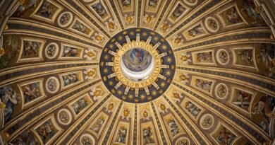 Sistine Chapel Ceiling Explained: What You’re Seeing and Why It Matters (Beginner-Friendly Guide)