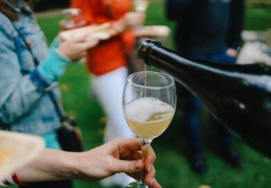 How Food and Wine Tours Work: What to Expect, What’s Included, and How to Choose the Right One