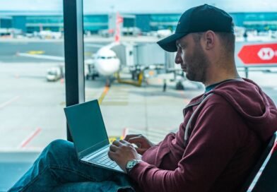 How to Choose the Best Laptop for Travel: A Practical Buyer’s Checklist