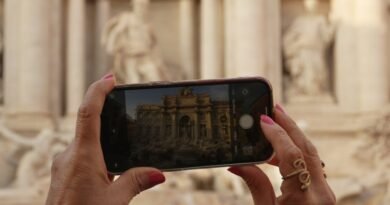 How to Plan a Self Guided Historical Landmark Tour with Google Maps, Audio Guides, and Offline Lists